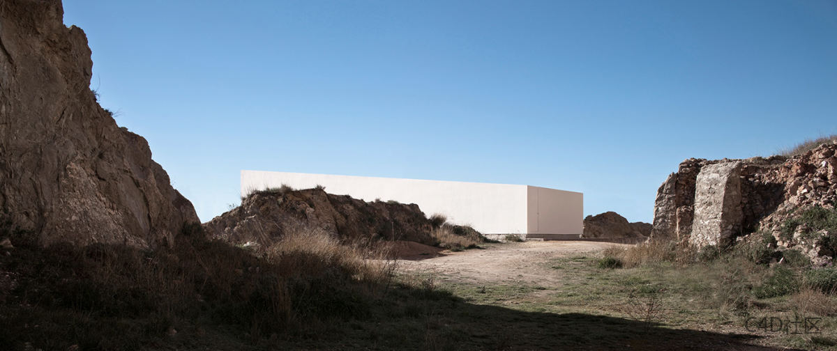 城堡俯瞰山腰上的房子-behance-Fran Silvestre Arquitectos